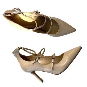 Marc Fisher Cream Patent Leather‎ Heeled Pumps in size 9, great condition.